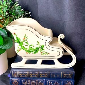Beautiful FTD ceramic glazed Christmas sleigh planter with gold accents